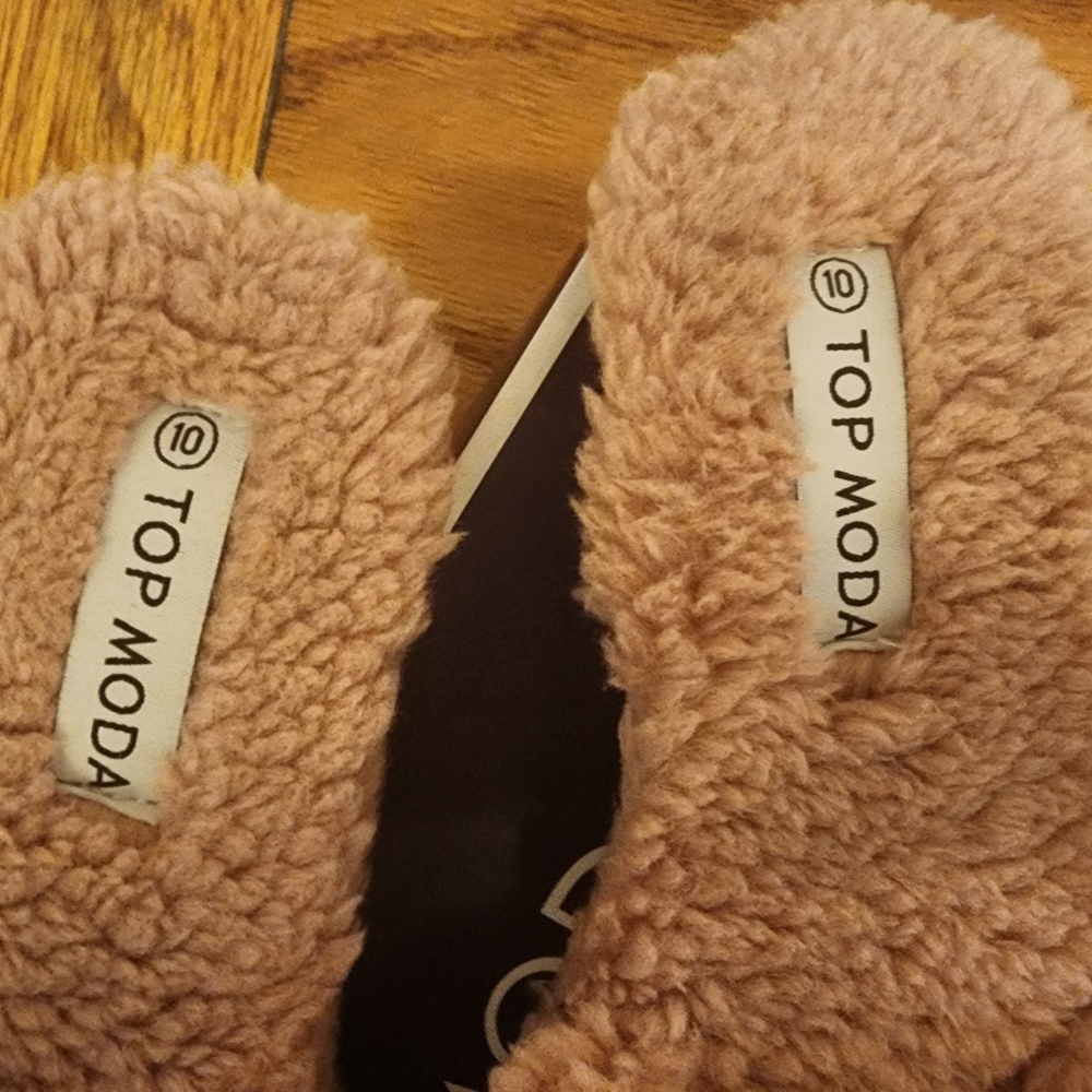 Furry Slippers - Picture 6 of 7